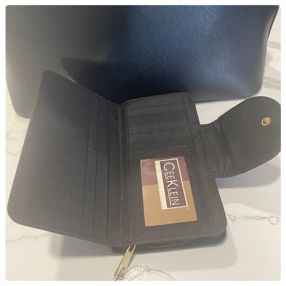 Women’s Cee Klein Zip Around New Wallet Black - Picture 4 of 4